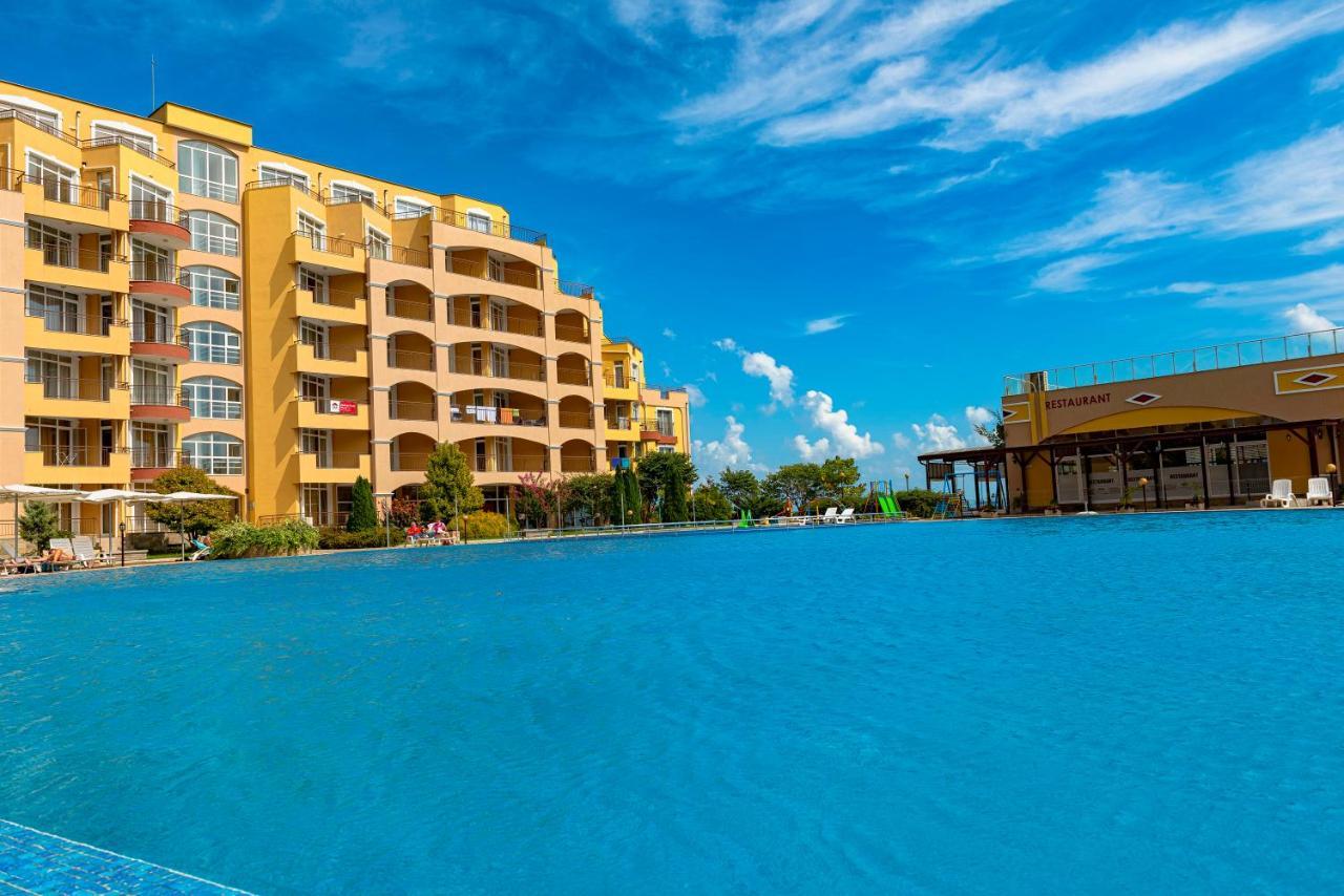 Menada Grand Resort Apartments Aheloy Eksteriør billede